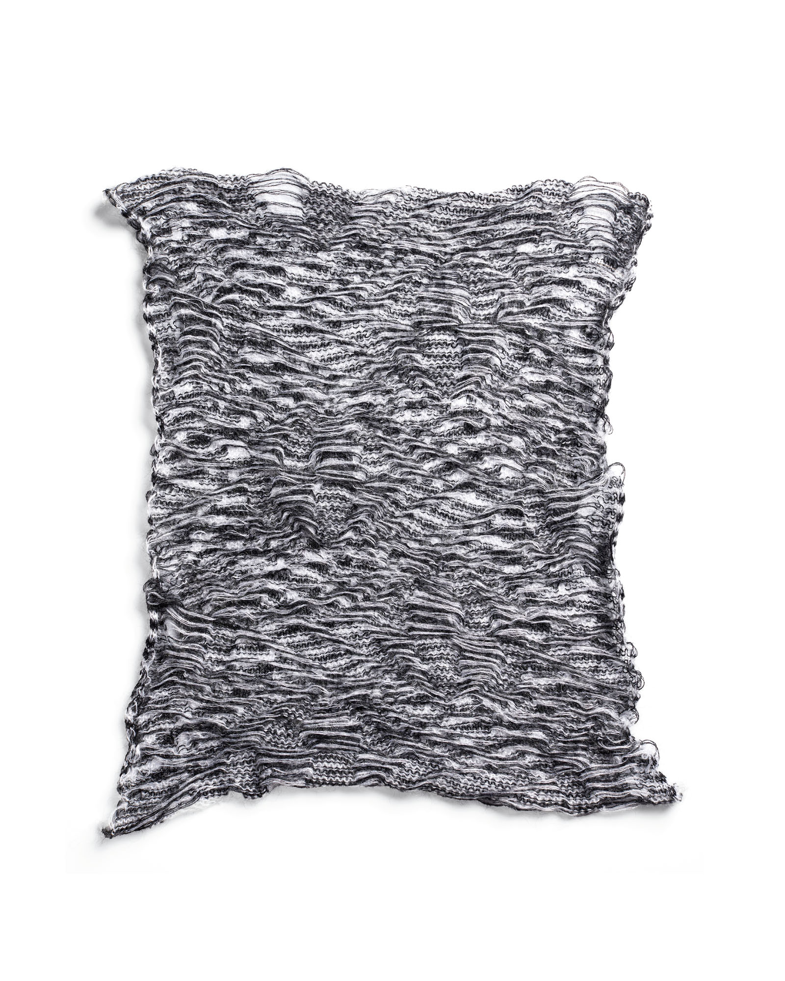 Echantillon plumasserie, Chaos. Couleur : noir, blanc Catégorie : Black