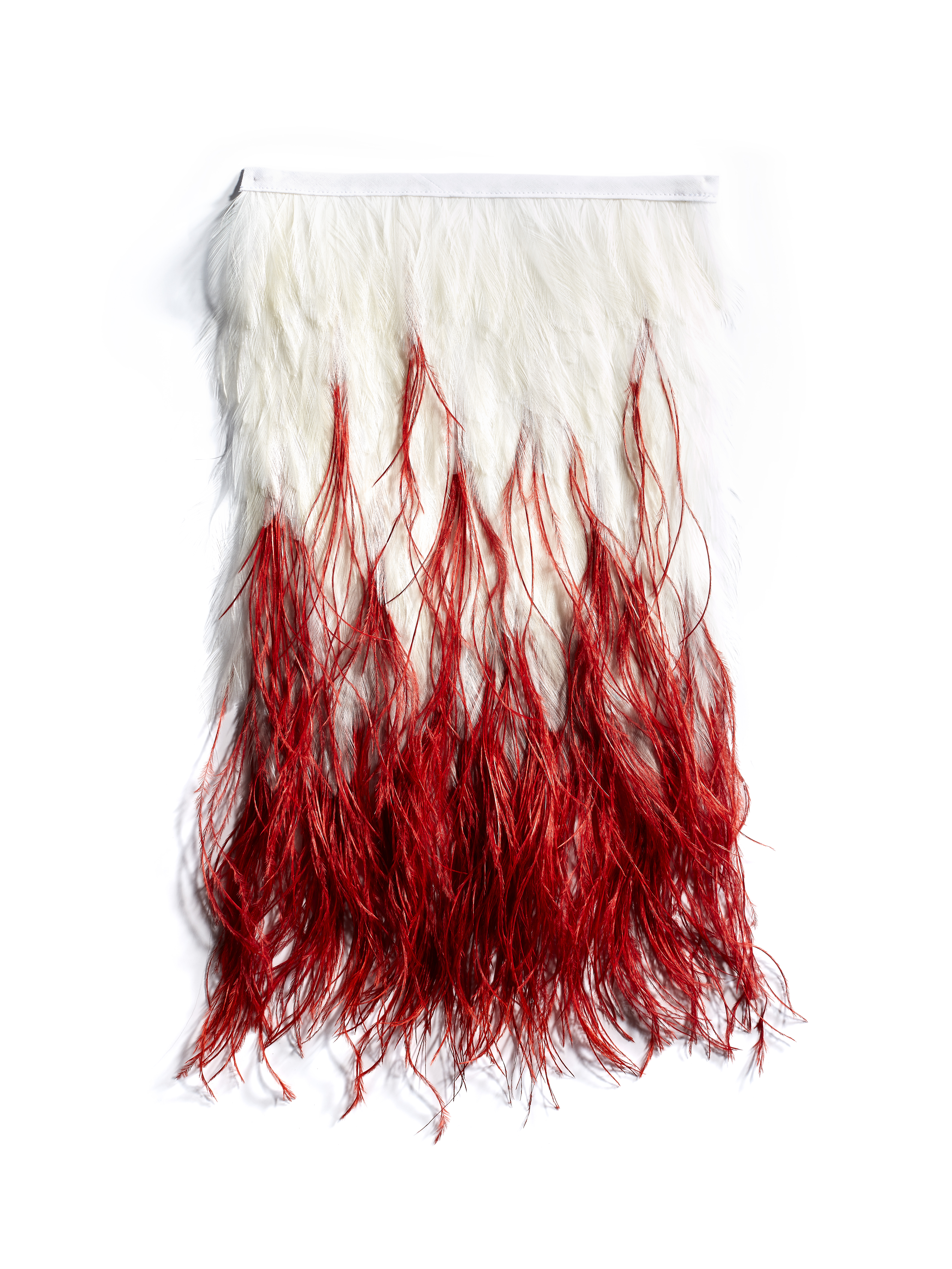 Echantillon plumasserie, Scarlet. Couleur : blanc, rouge Catégorie : Fluffy