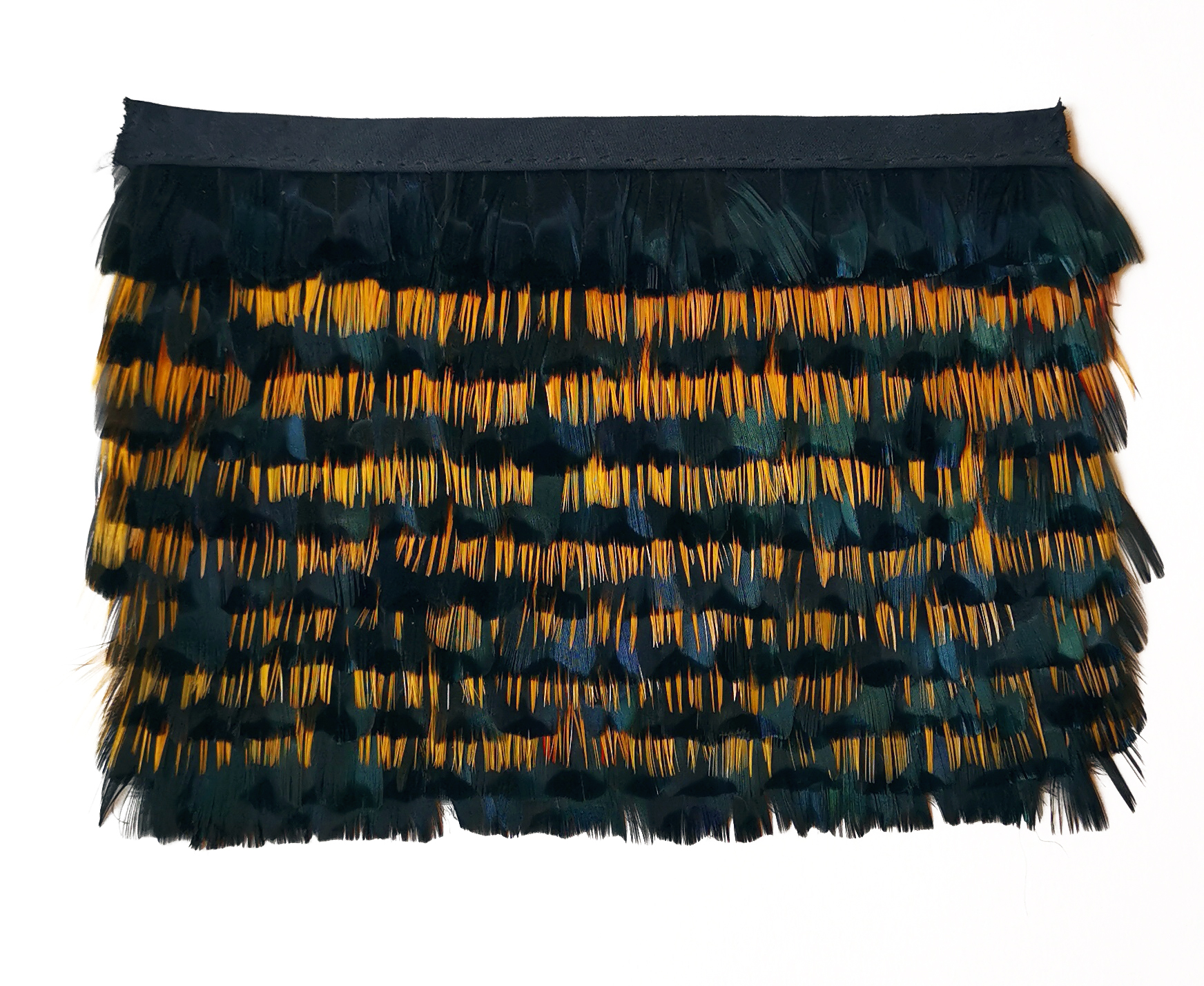 Echantillon plumasserie, Ambre woody. Couleur : noir, ambre Catégorie : Graphic