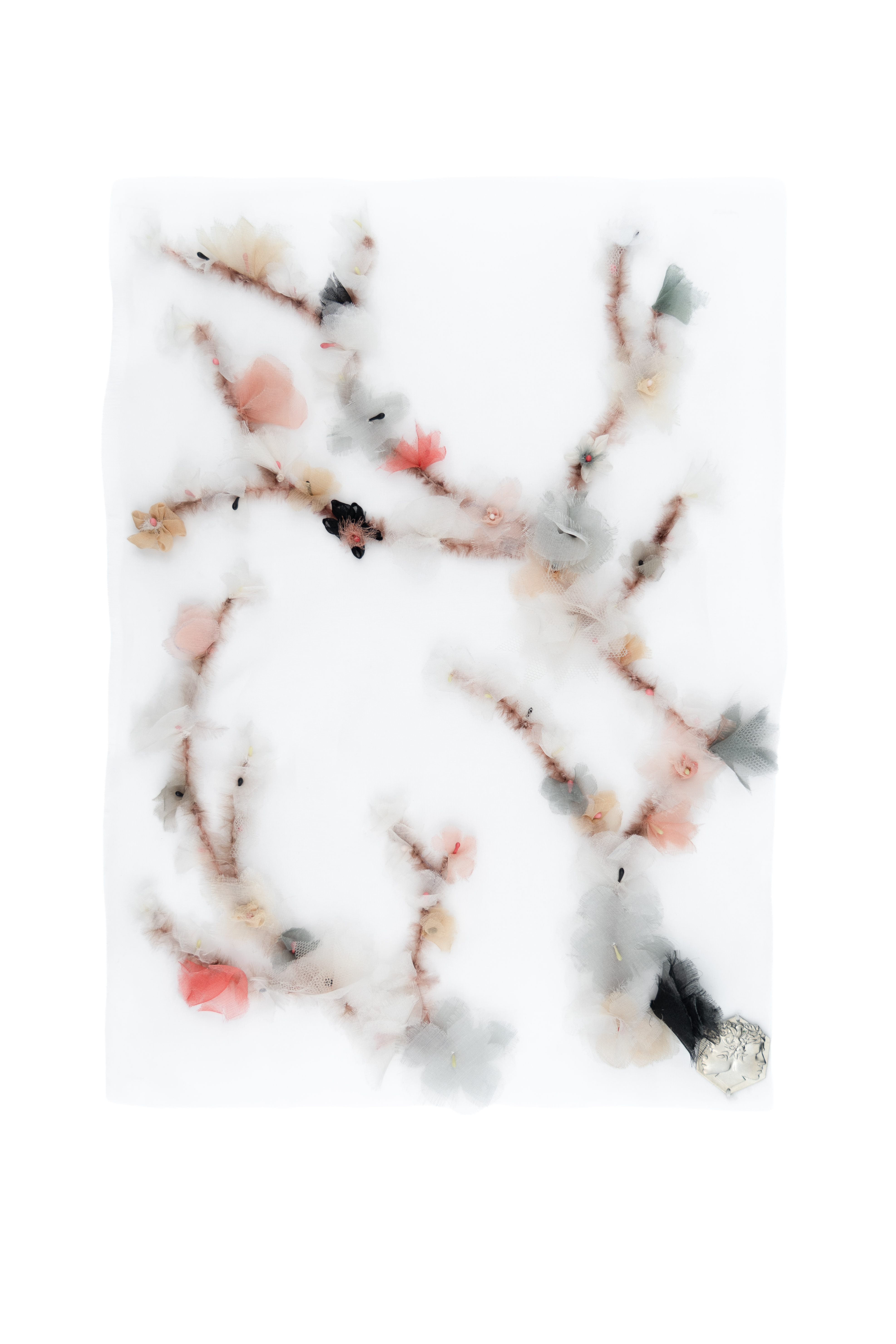 Echantillon plumasserie, organza blossom. Couleur : Noir, Marron, Rose Catégorie : Vegetal